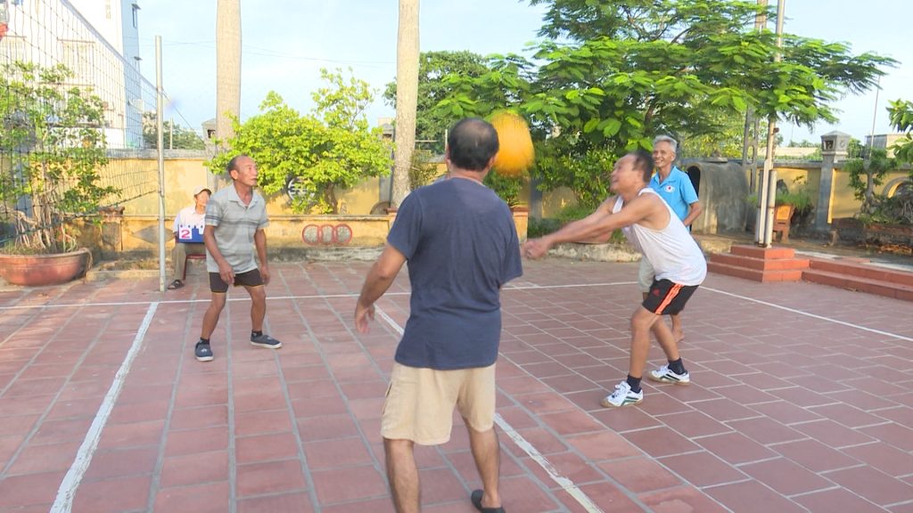 Kỹ thuật phát bóng chuyền hơi xoáy.