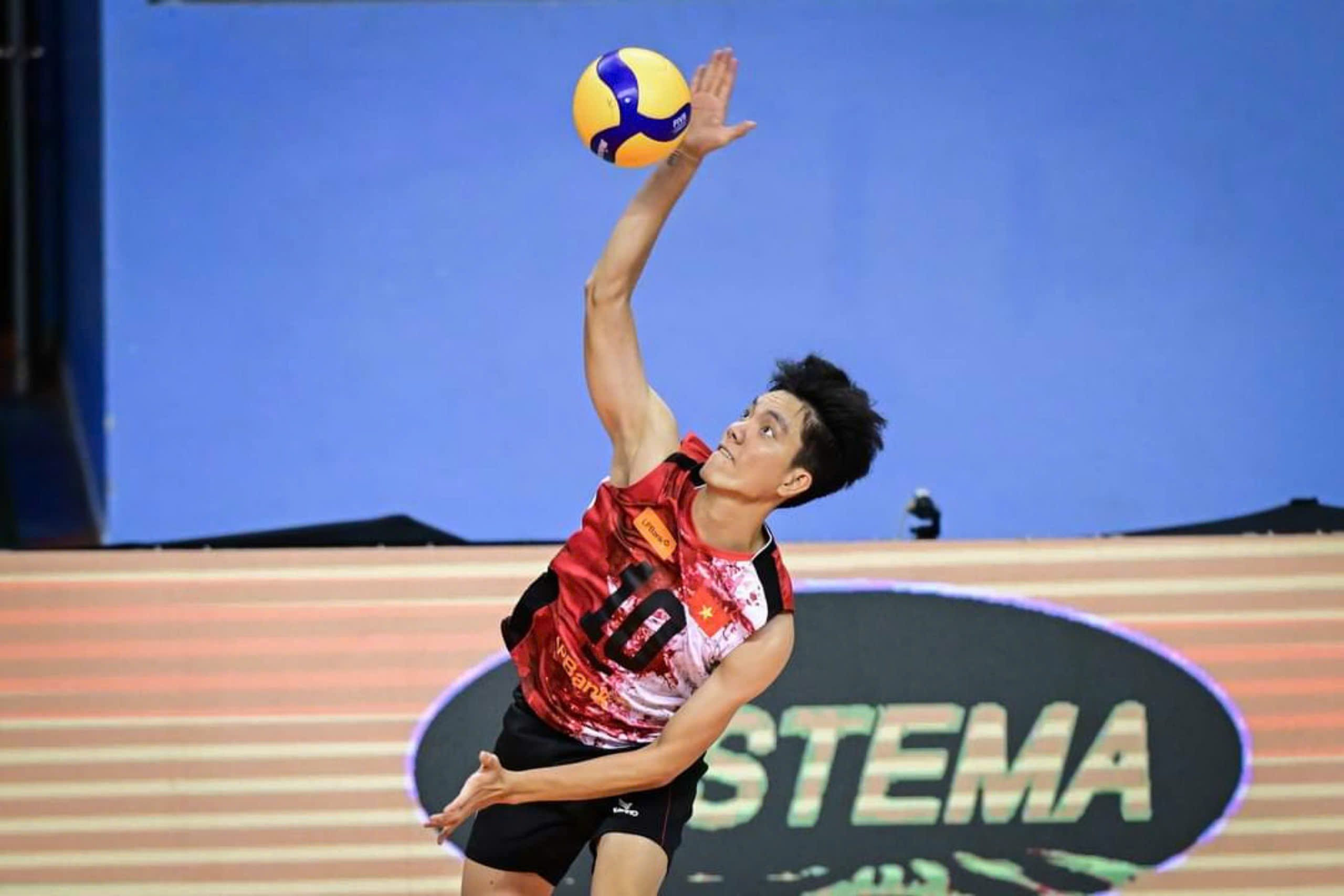 kỹ thuật đập bóng chuyền hơi nữ