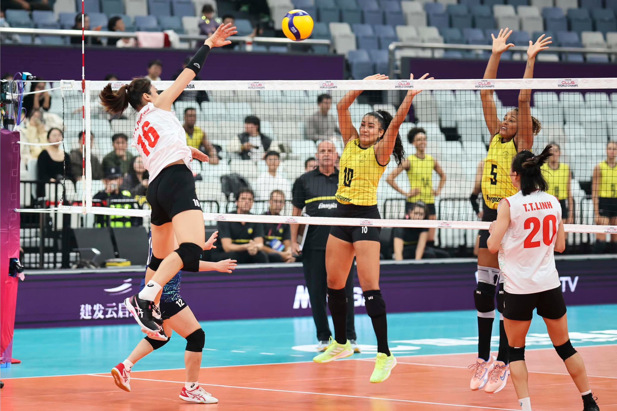 Chơi Bóng Chuyền Có Tăng Chiều Cao Không? Lý Giải