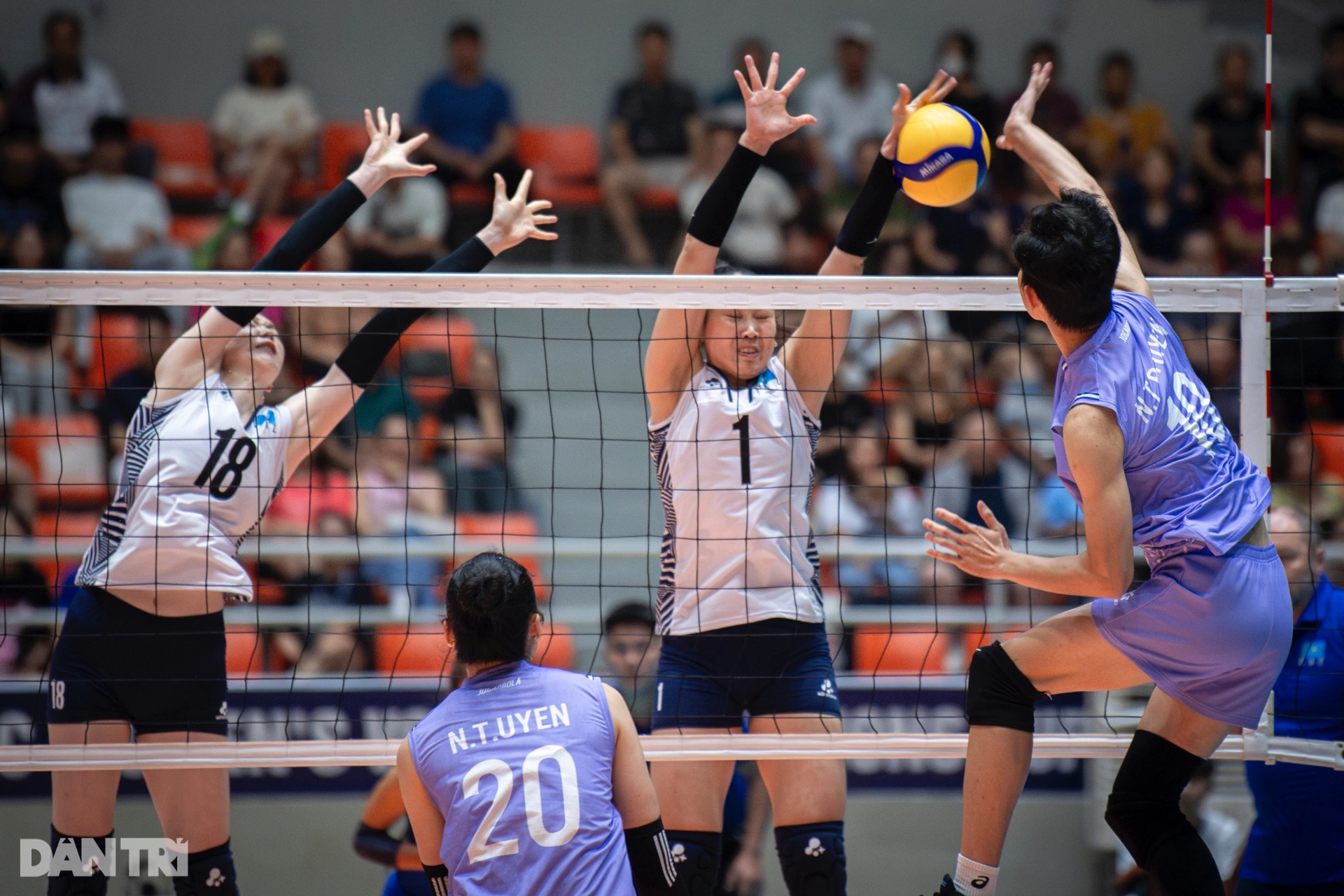 Bóng chuyền cần bao nhiêu người? Bóng chuyền cần bao nhiêu người