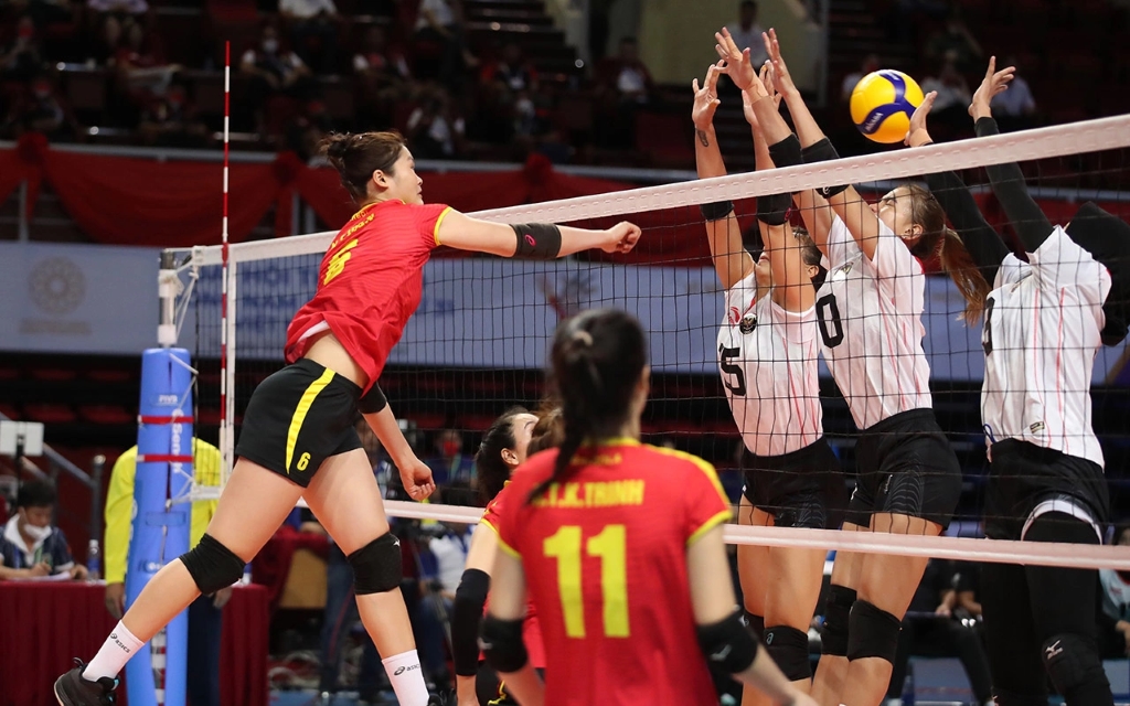 lưới bóng chuyền hơi nam nữ cao bao nhiêu