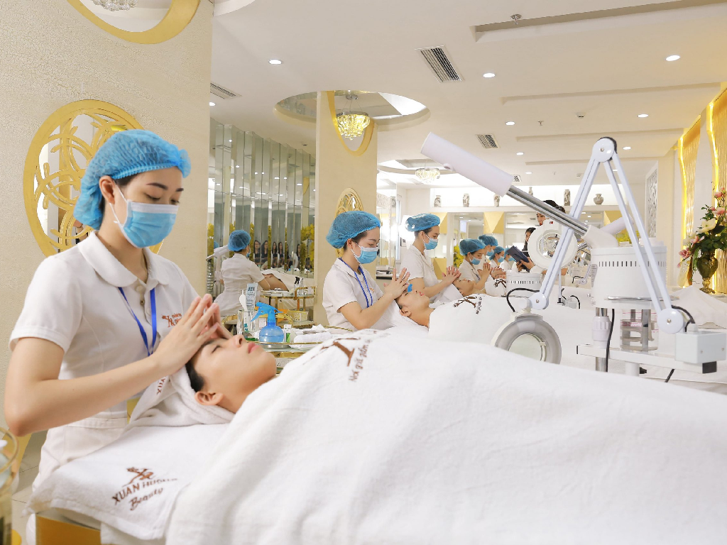 Nghề dịch vụ và làm đẹp