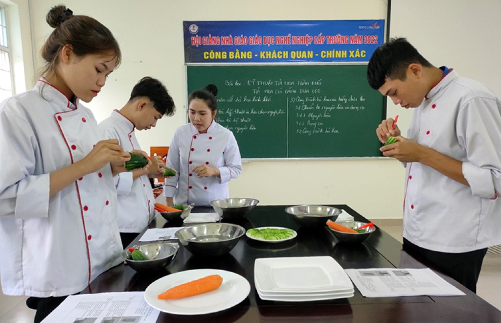 các lớp học nghề ngắn hạn cho nam nữ các lớp học nghề ngắn hạn cho nam nữ