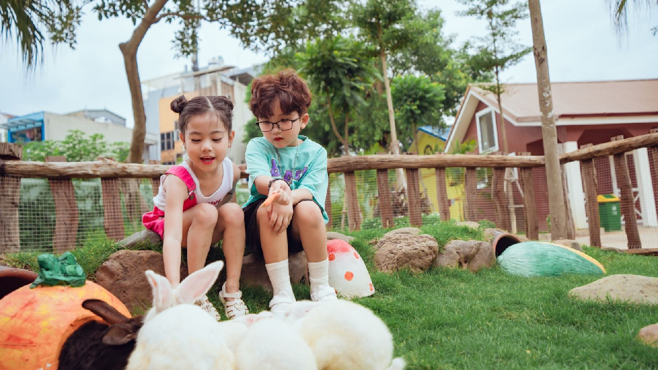 Trẻ nhỏ ở nông thôn cũng có nhu cầu được vui chơi, trải nghiệm