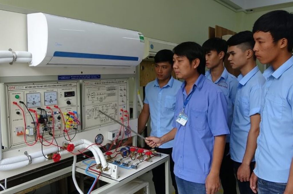 những nghề học ngắn hạn, các ngành nghề dạy học ngắn hạn, lớp học điện lạnh ngắn hạn