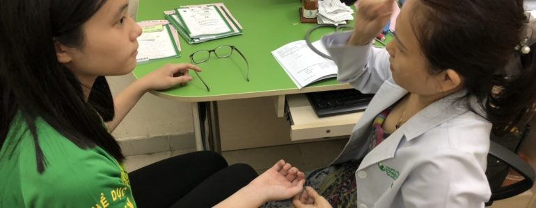 Dấu Hiệu Dậy Thì Sớm Ở Bé Gái Là Gì