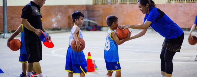 Dạy Kèm Bóng Rổ: Lớp Học Nào Cho Lợi Ích Tối Ưu?