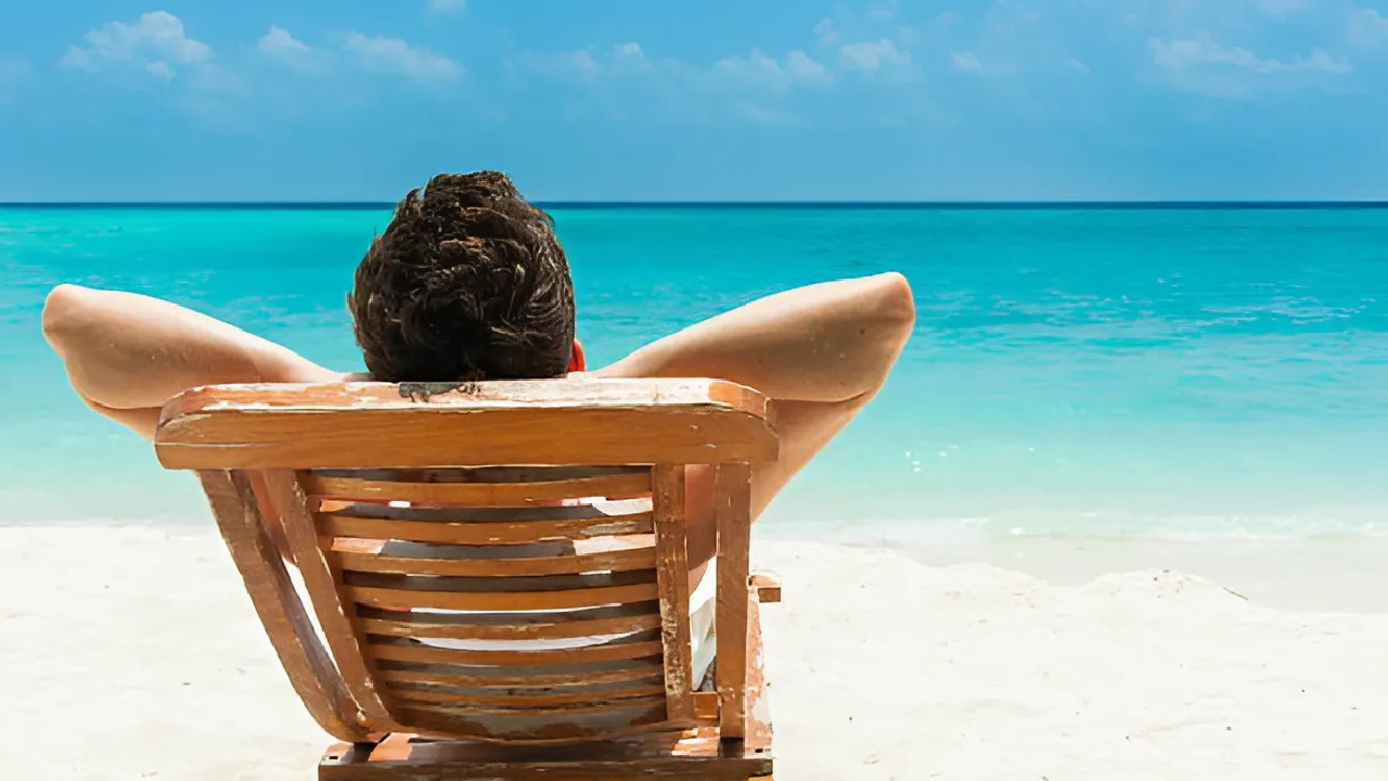 Tắm nắng vào sáng sớm giúp cơ thể hấp thụ vitamin D, hỗ trợ phát triển xương Tắm nắng vào sáng sớm giúp cơ thể hấp thụ vitamin D, hỗ trợ phát triển xương