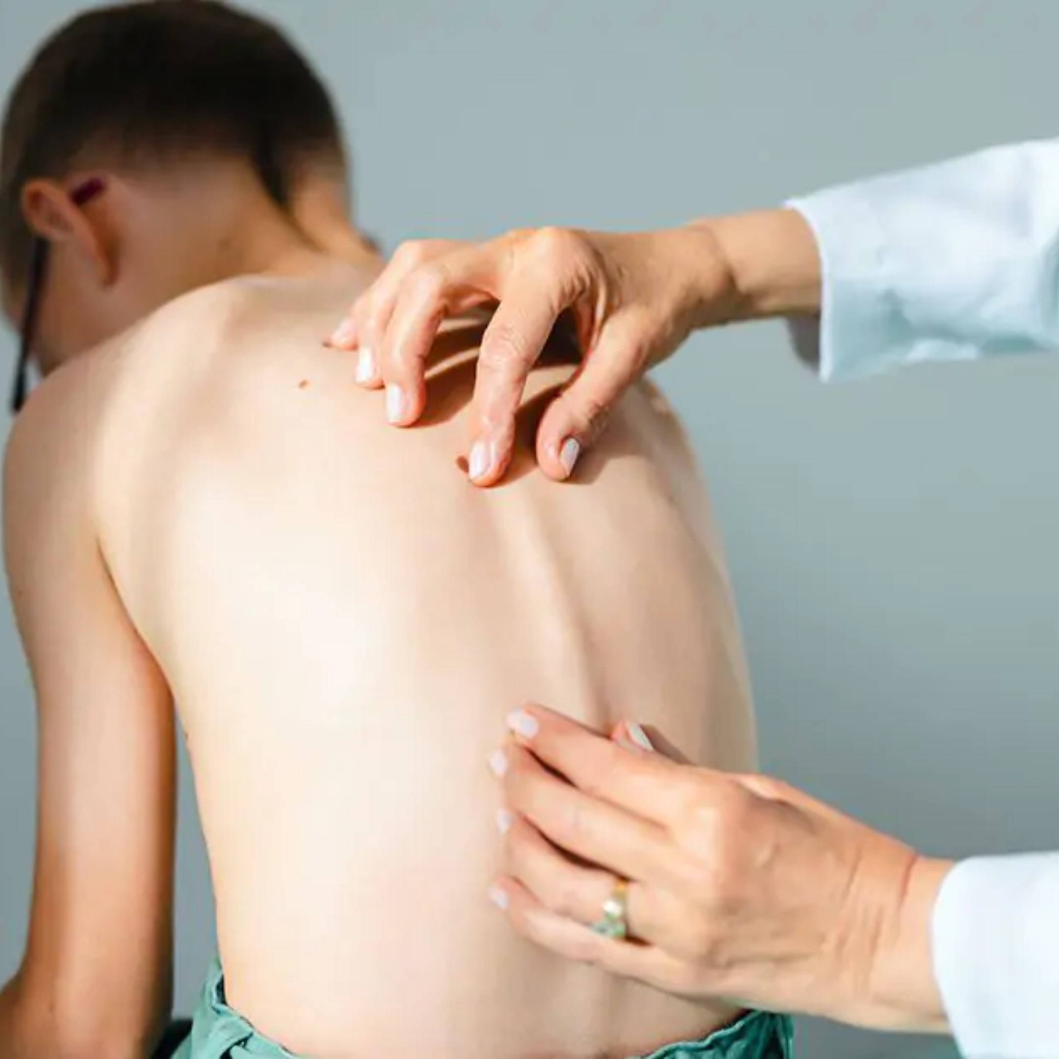 Tầm soát cột sống trẻ em