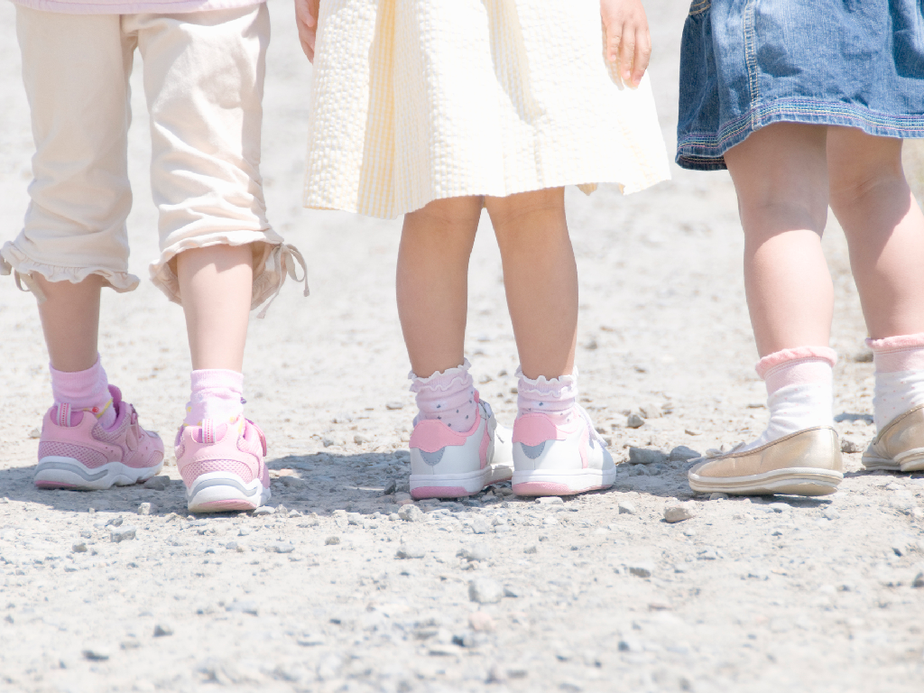 Trẻ Bị Vòng Kiềng: Nguyên Nhân, Dấu Hiệu và Cách Khắc Phục