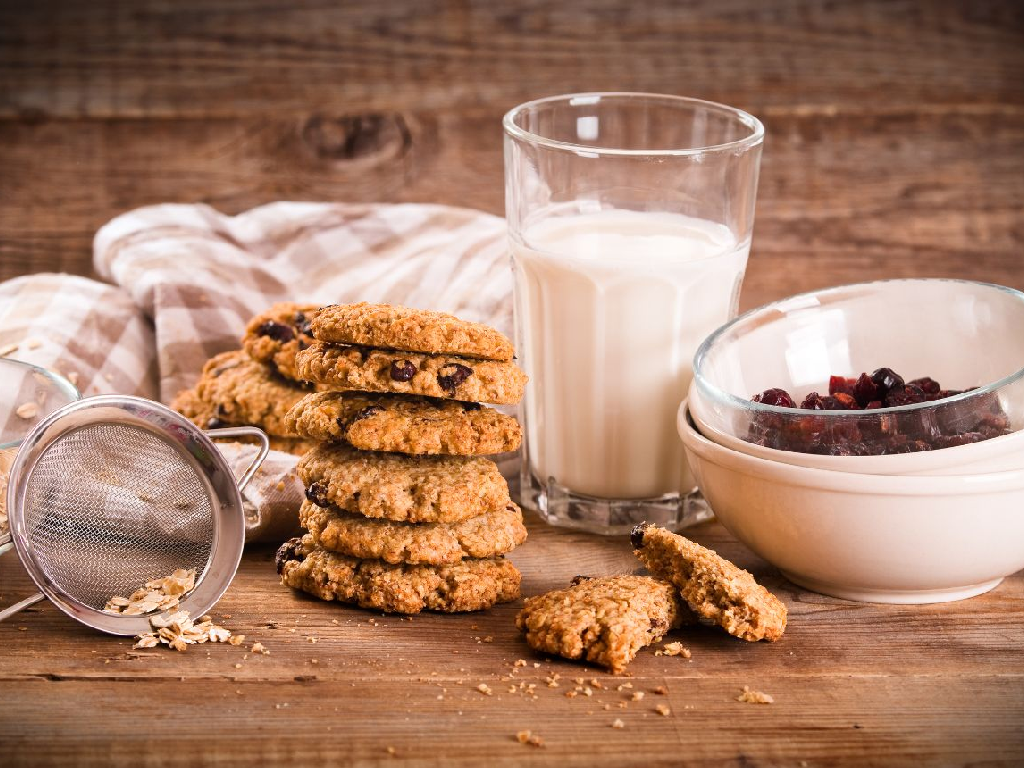 Bánh dinh dưỡng là lựa chọn nhẹ nhàng hơn vì bé thích ăn