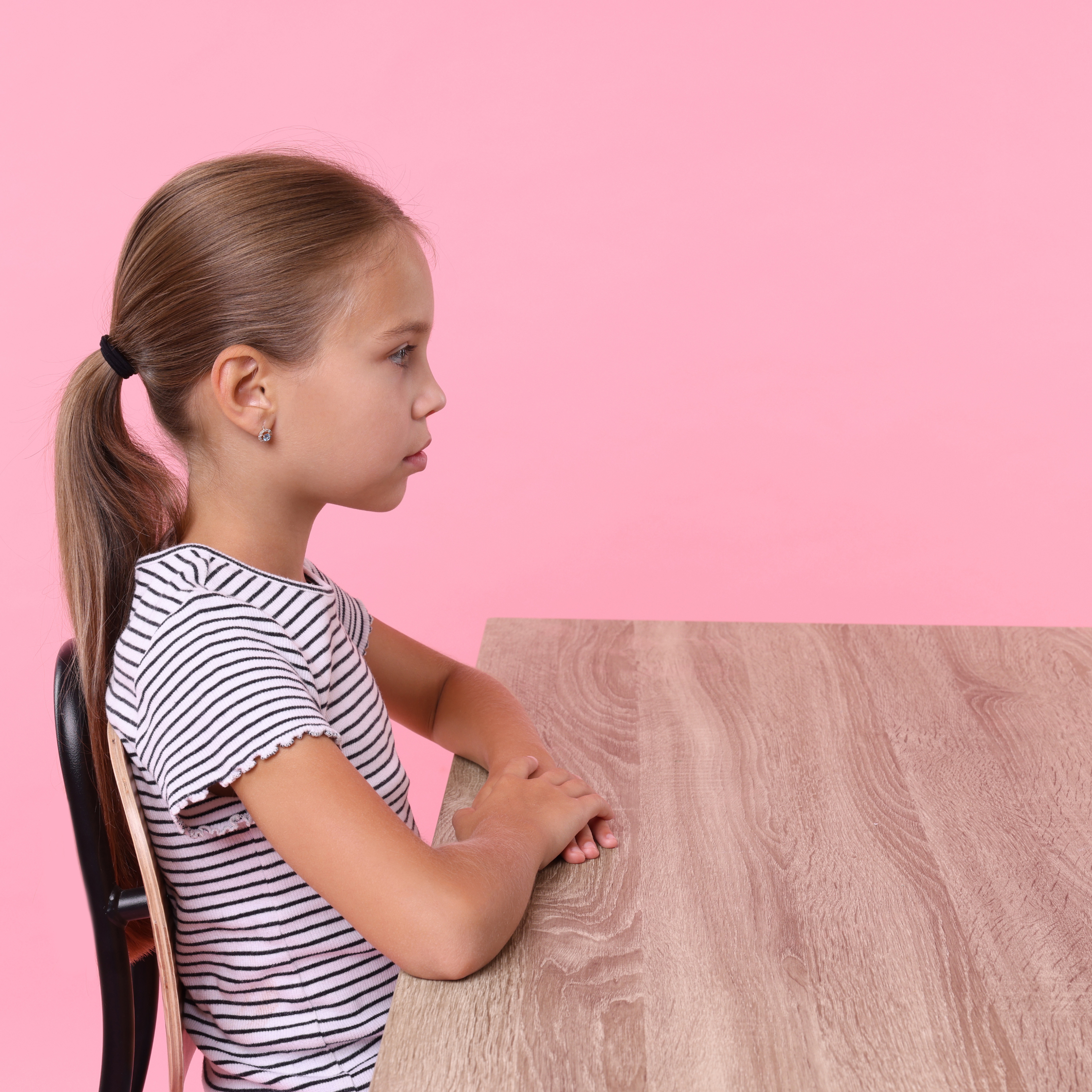 Tư thế ngồi học đúng chuẩn cho các bé