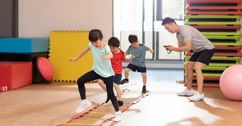 Học thể dục thể thao giúp trẻ phát triển thể chất toàn diện, lựa chọn quần thể thao cho bé gái và quần thể thao cho bé trai phù hợp. Học thể dục thể thao giúp trẻ phát triển thể chất toàn diện, lựa chọn quần thể thao cho bé gái và quần thể thao cho bé trai phù hợp.