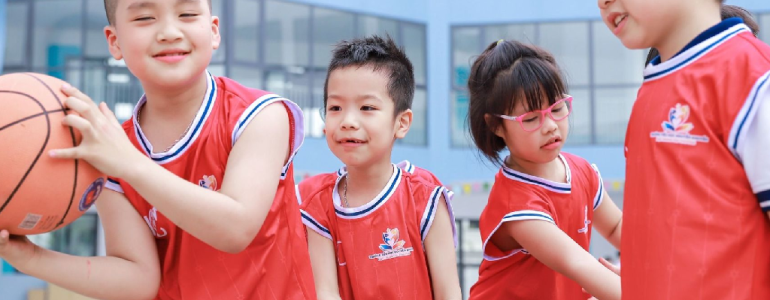 Chọn Bộ Thể Thao Cho Bé Sao Cho Vừa Đẹp Vừa Dễ Vận Động?