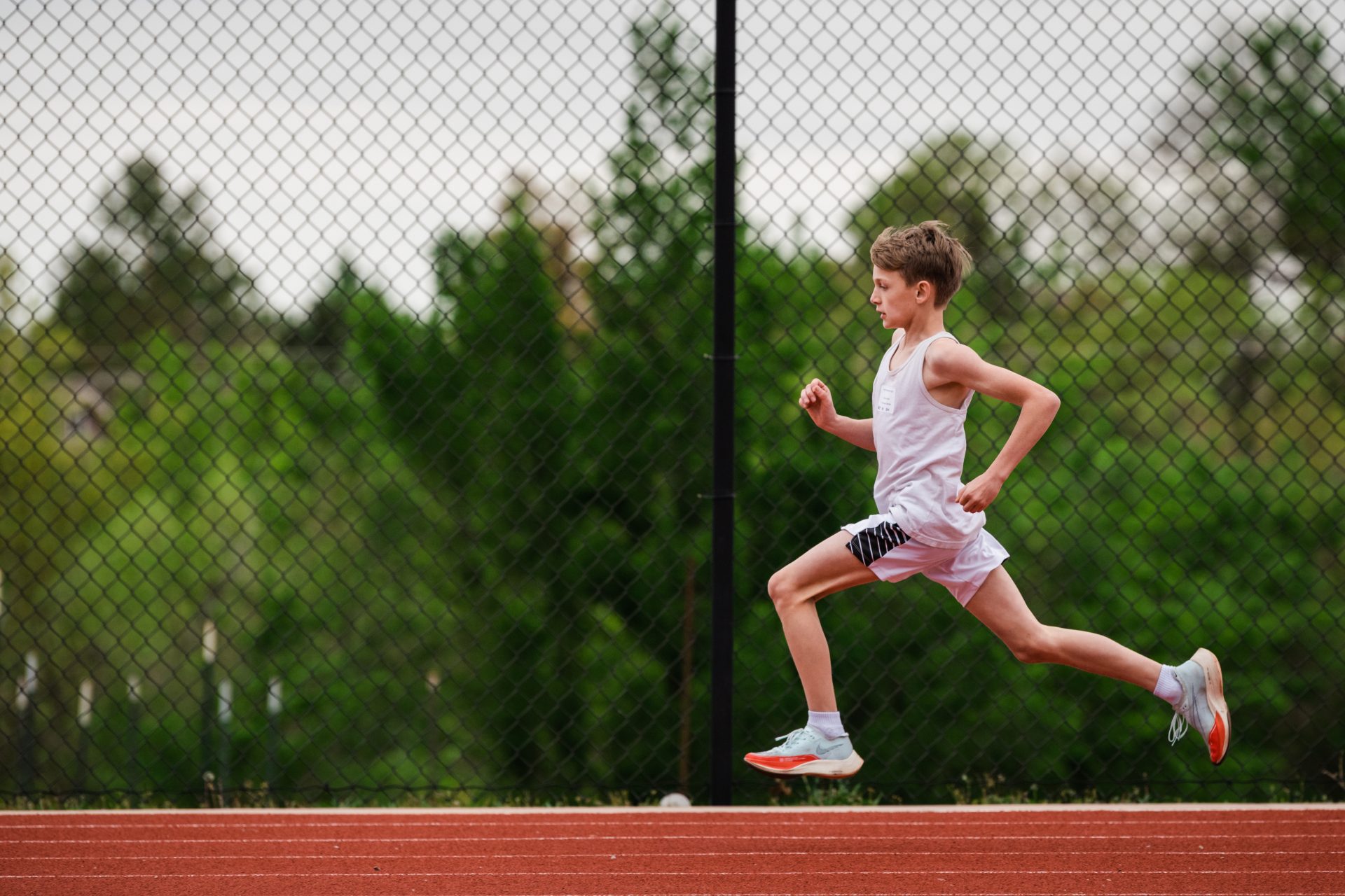 Bài tập này giúp tăng mật độ xương và cải thiện sức khỏe tổng thể.