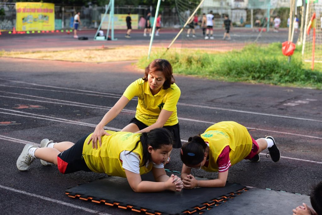 Lựa chọn môi trường vận động phù hợp cho trẻ
