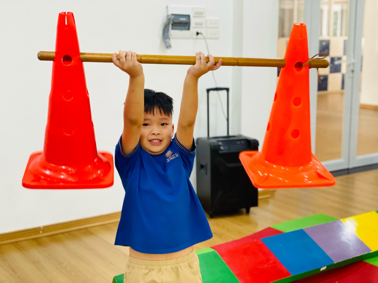 Cách chọn lớp thể dục phát triển chiều cao cho trẻ Tư thế học tập