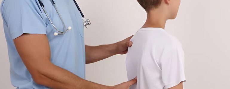 Chữa Gù Lưng Cho Trẻ: Nguyên Nhân, Dấu Hiệu Và Bài Tập Cải Thiện