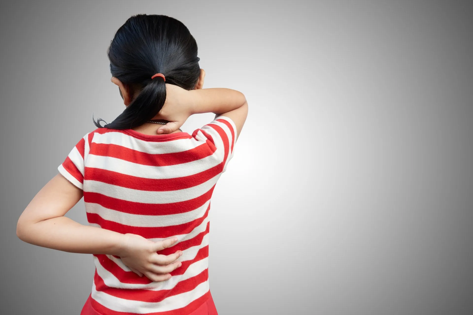 Đau Lưng Ở Trẻ Em: Nguyên Nhân Phổ Biến Và Cách Phòng Ngừa Hiệu Quả