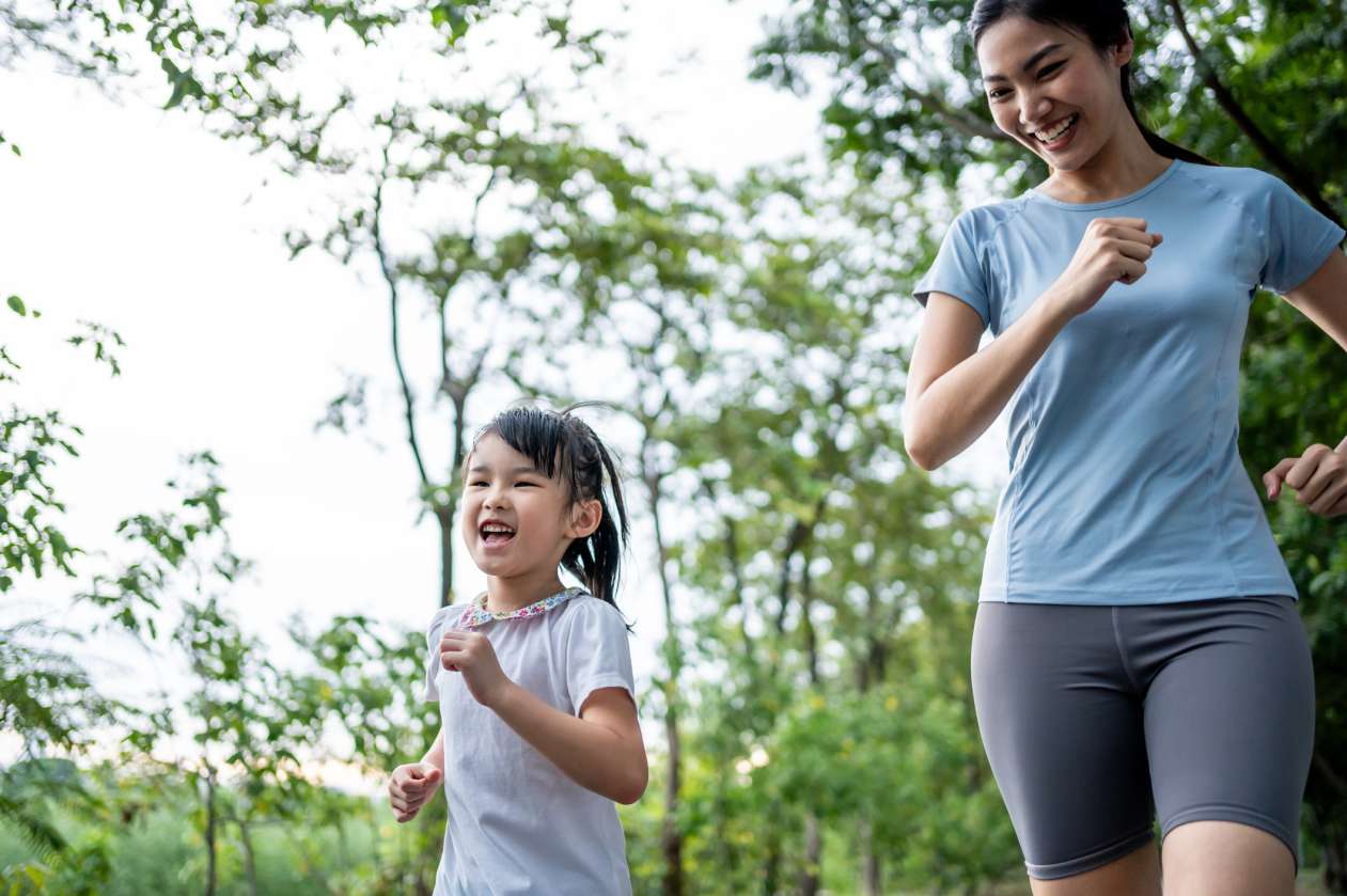 Chạy là hoạt động quen thuộc với trẻ và có thể đưa vào các trò chơi thay vì biến thành một bài tập nghiêm túc Chạy là hoạt động quen thuộc với trẻ và có thể đưa vào các trò chơi thay vì biến thành một bài tập nghiêm túc